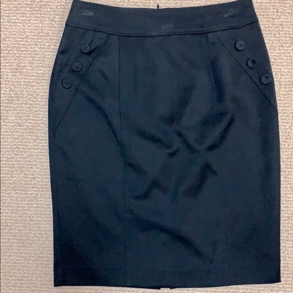 Black pencil skirt with button accent size 6US - Picture 1 of 6